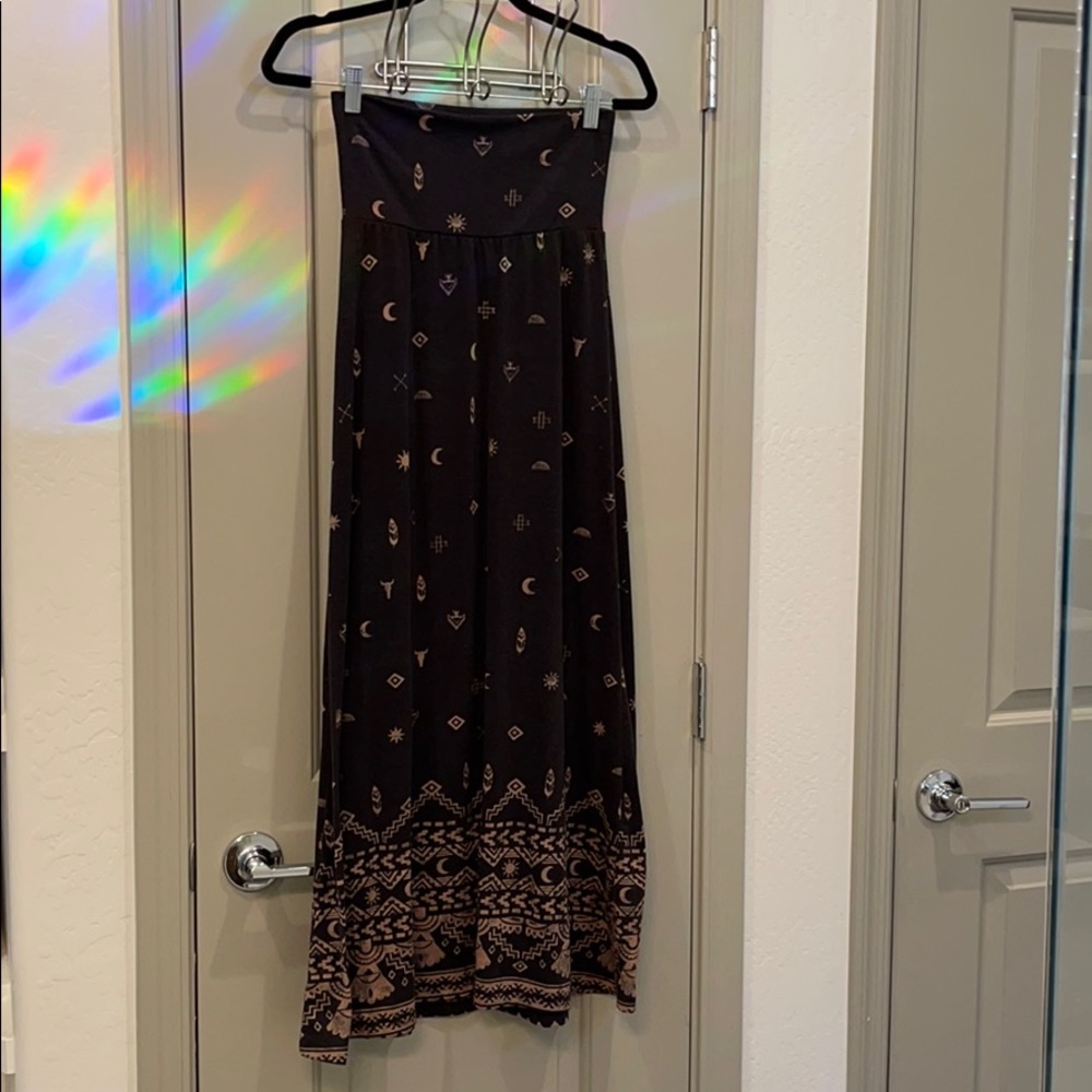 Black/peach maxi skirt